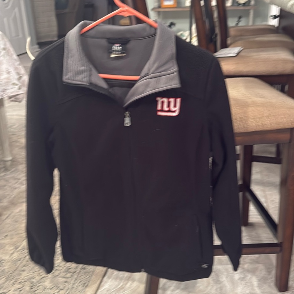 Women’s Medium NY giants fleece jacket